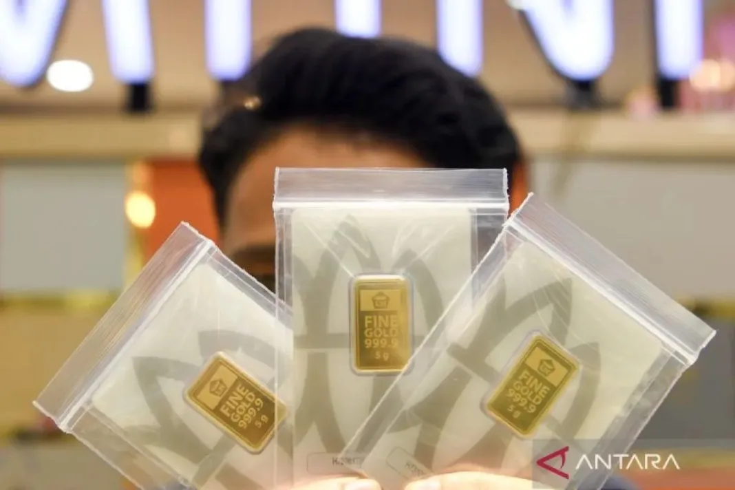 Harga Emas Antam Turun Rp2.000, Jadi Rp2,633 Juta/Gram