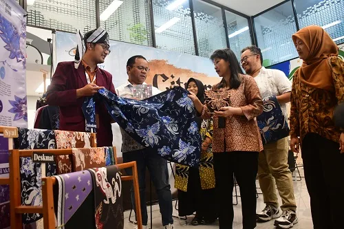 Hidupkan Kembali Relief Candi Jago Lewat Corak Batik