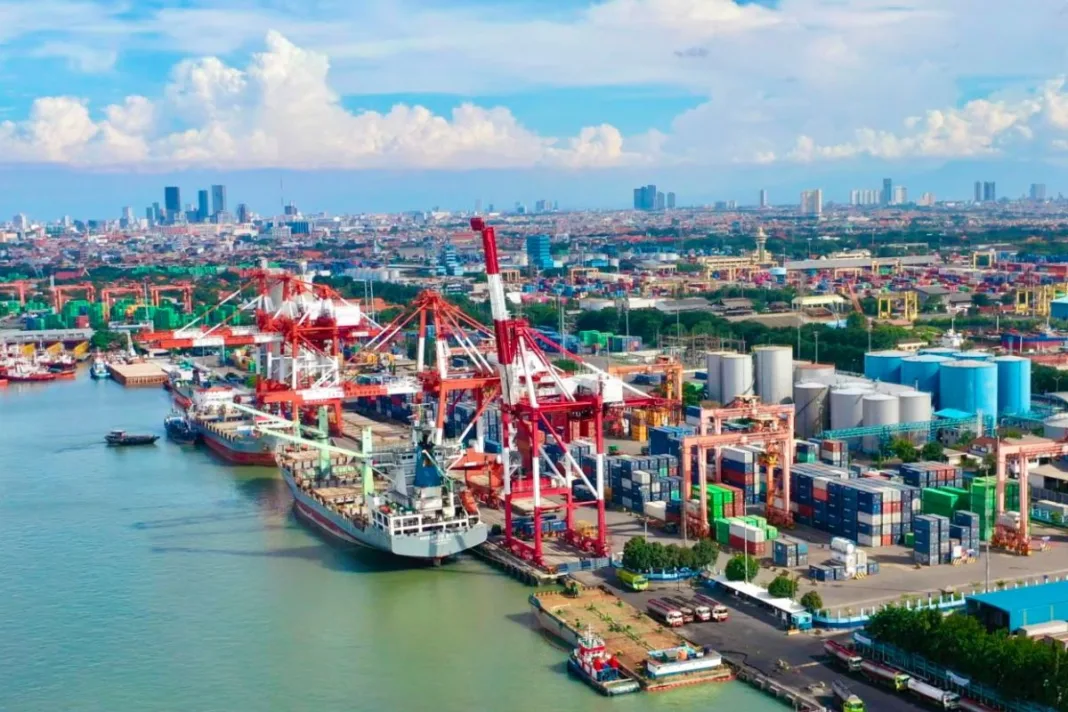 Arus Peti Kemas Terminal Teluk Lamong Tumbuh 13,3 Persen