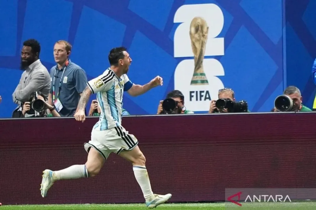 Messi Kembali Pimpin Perburuan Sepatu Emas Piala Dunia