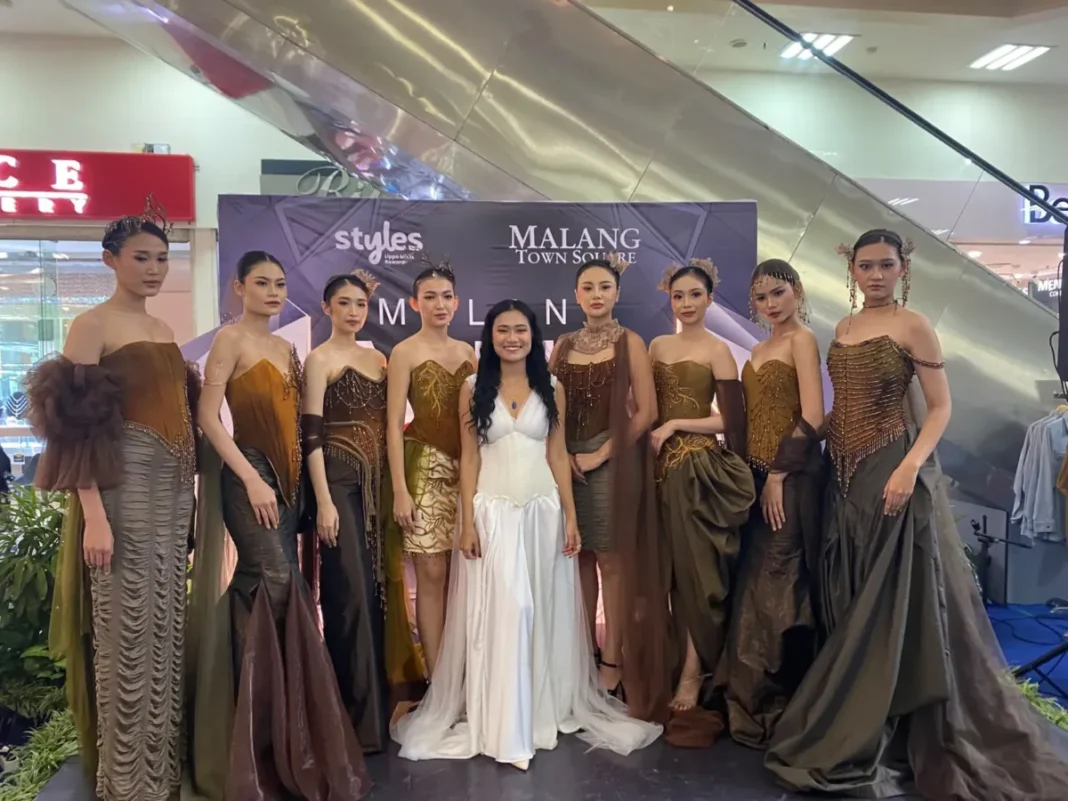 Migi Rihasalay Angkat Isu Lingkungan di Malang Fashion Runway, Koleksi Mother Earth Ajak Masyarakat Selamatkan Bumi