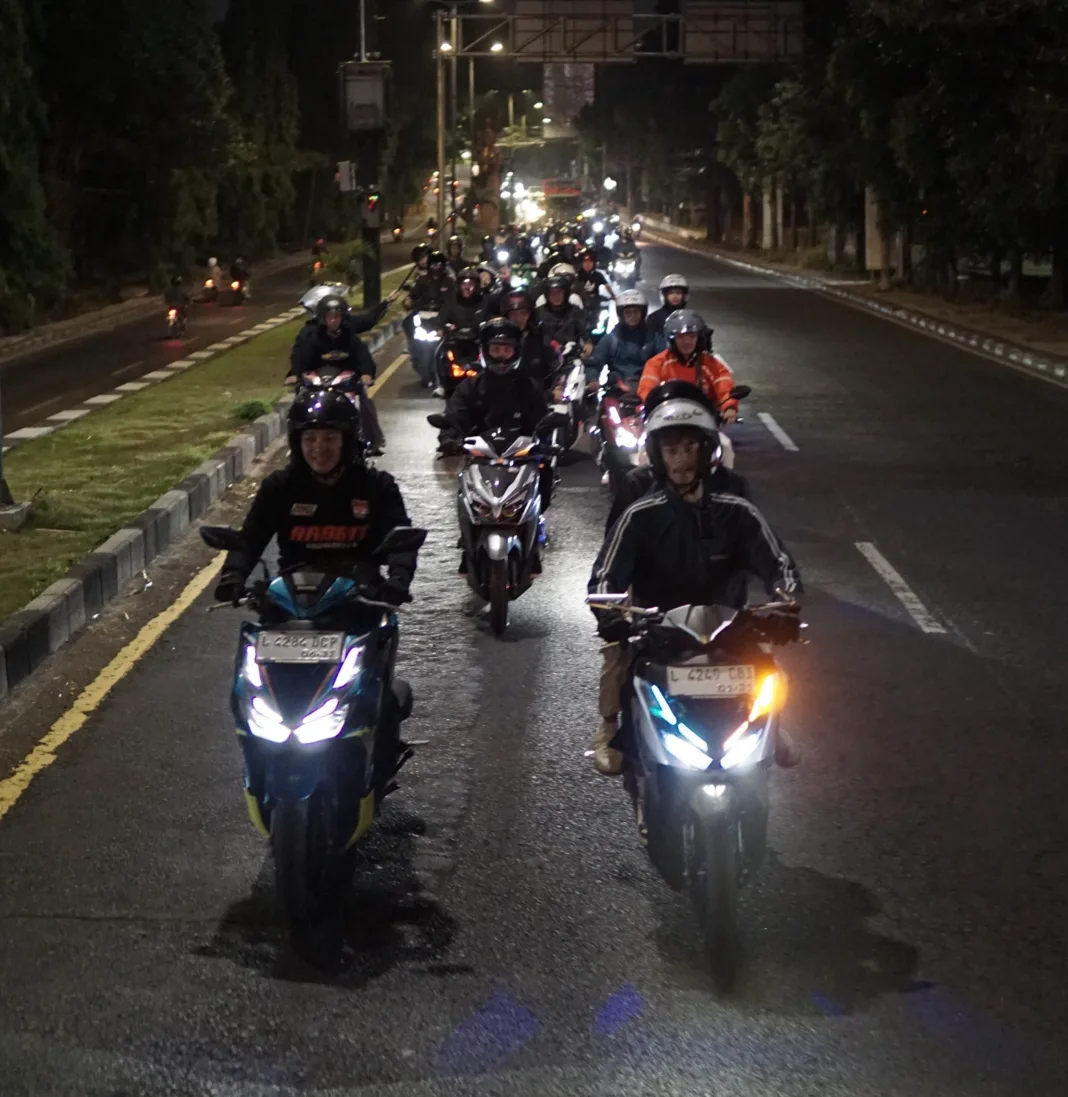 New Honda Vario 160 Evo Ajak Komunitas Nikmati Night Ride di Kota Malang