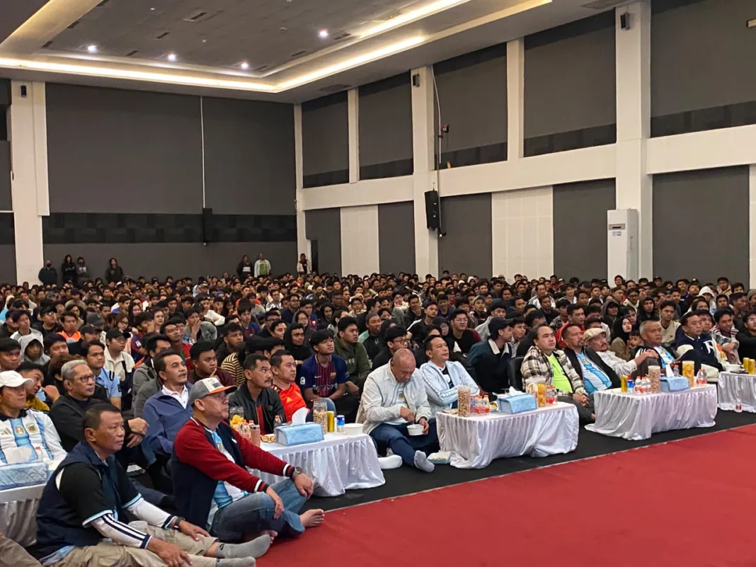 MCC Bergemuruh, Ribuan Orang Nobar Final Piala Dunia