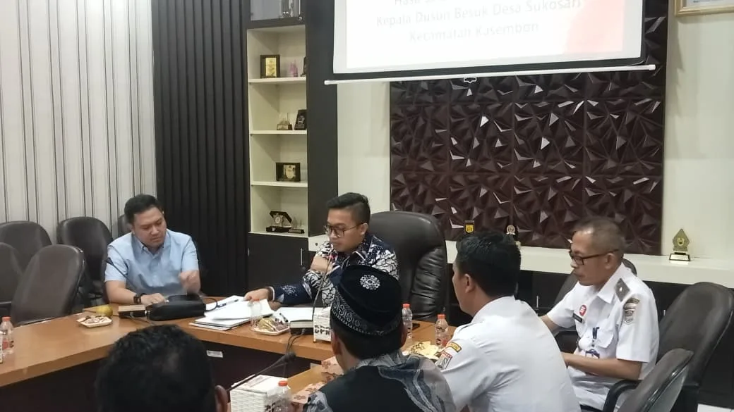 Warga Tolak Kasun Besuk Kasembon Terpilih, Bawa Masalah ke DPRD