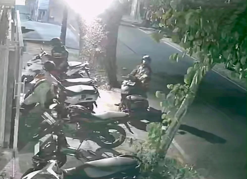 Pulang Ngopi Motor Digasak Maling, Polisi Buru Dua Pelaku Curanmor Terekam CCTV